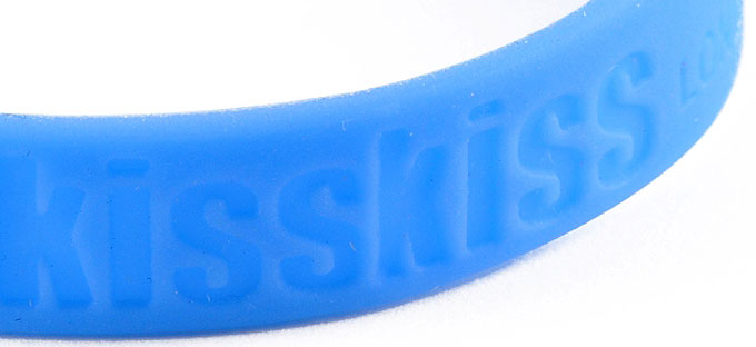 debossed-silicone-wristband